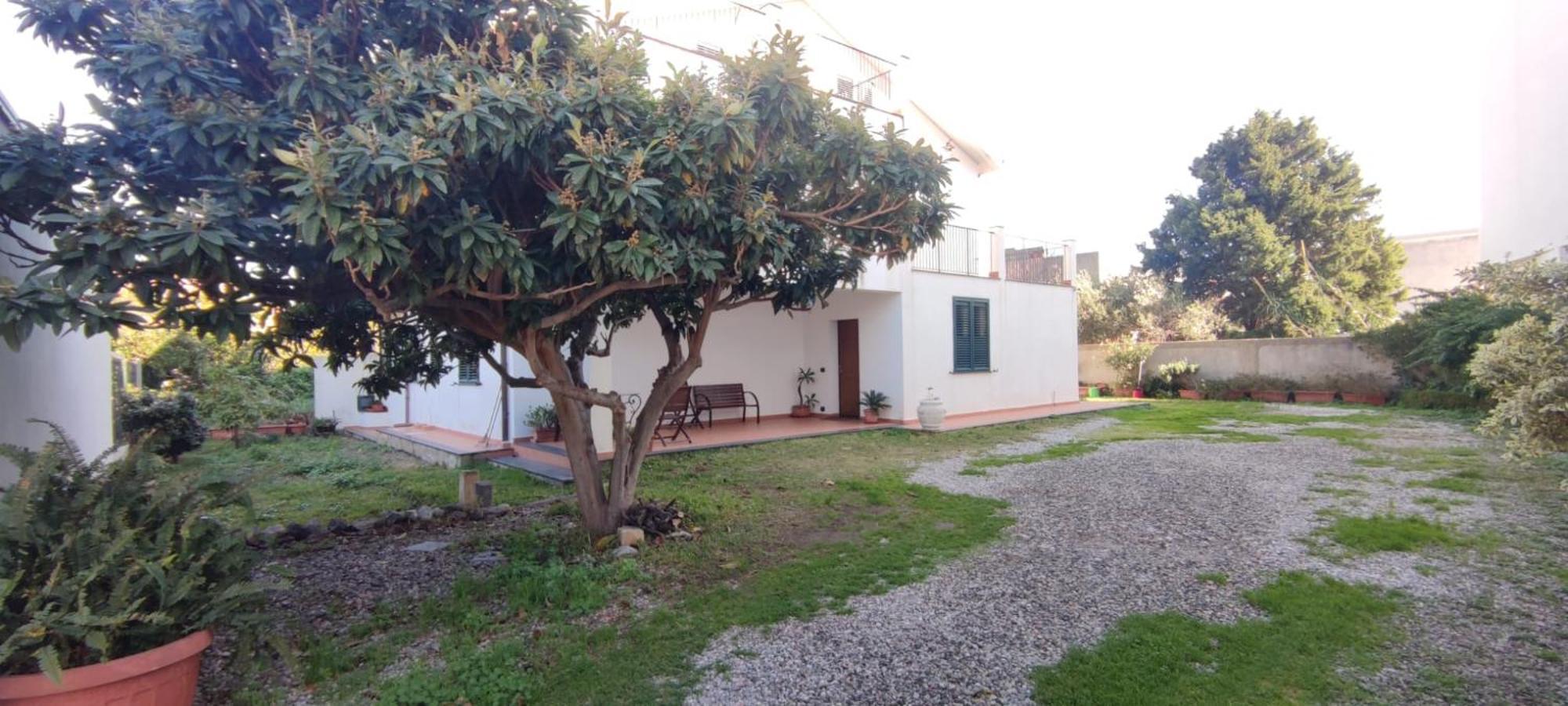 A Nespulara Bed & Breakfast Galati Marina Екстериор снимка
